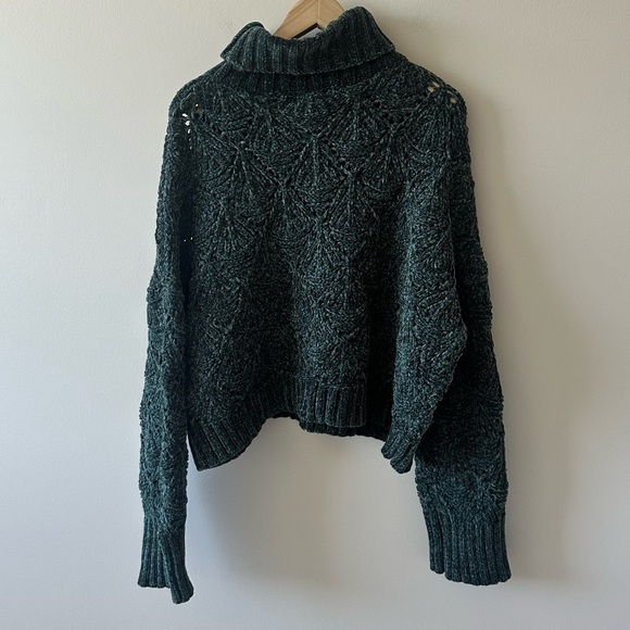 POL Chenille Forest Green Turtleneck Pullover - Picture 4 of 4